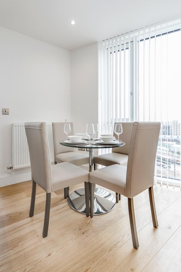Luxury Stratford Apartment 런던 외부 사진